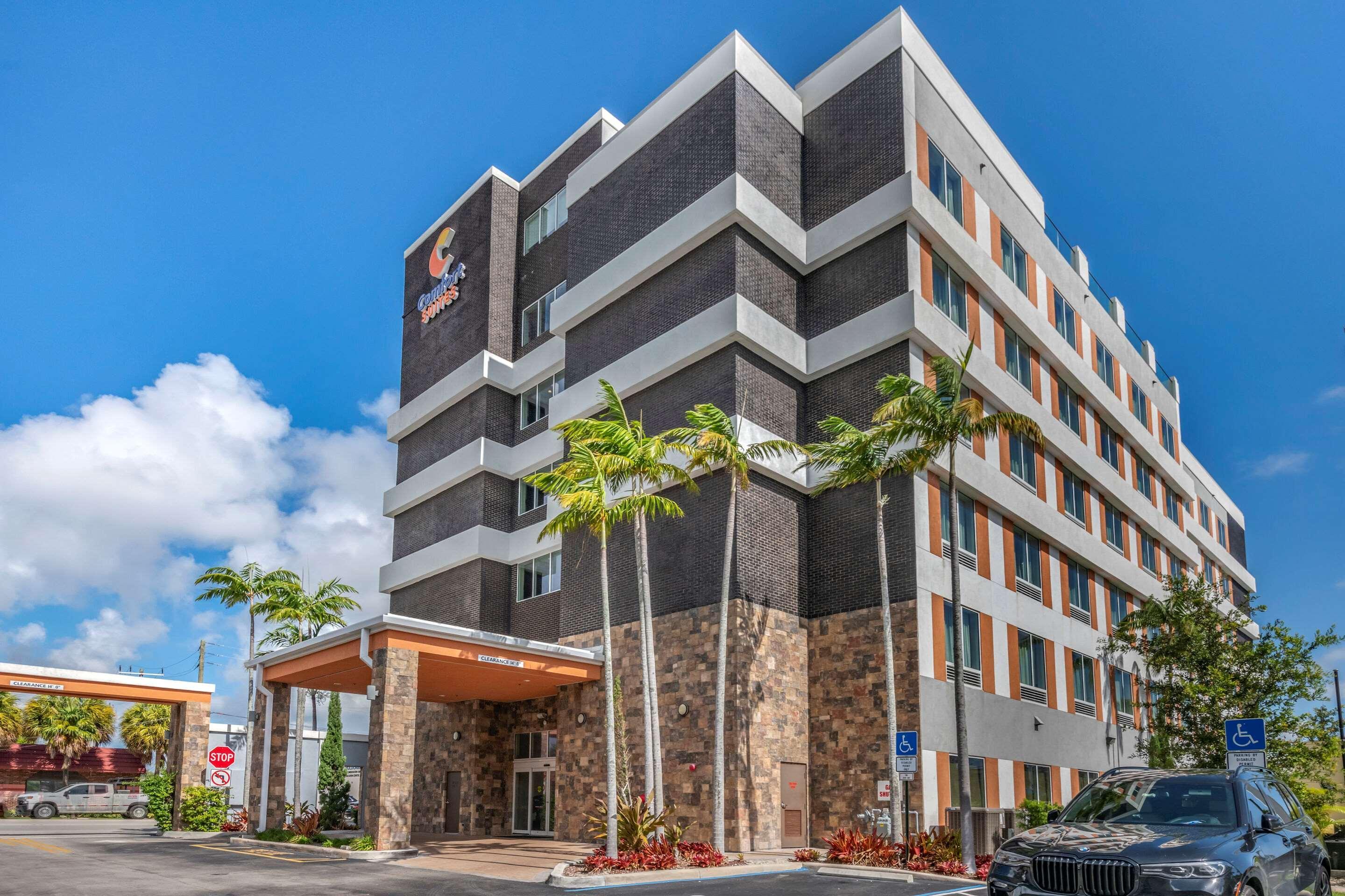 Comfort Suites Fort Lauderdale Airport & Cruise Port Dania Beach Kültér fotó